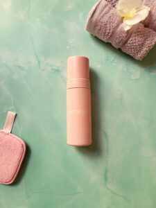 RECENSIONE MOUSSE DETERGENTE VISO KYLIESKIN

