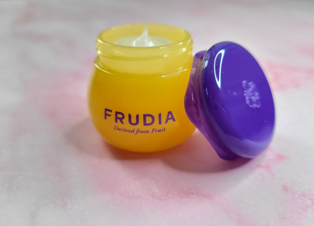 RECENSIONE LIP BALM BLUEBERRY HYDRATING HONEY FRUDIA